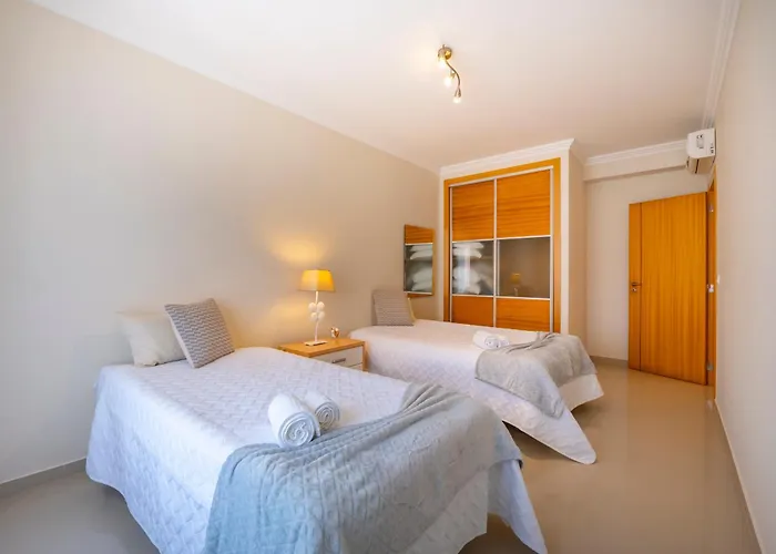 Close To The Sea, To Lisbon And To Your Heart