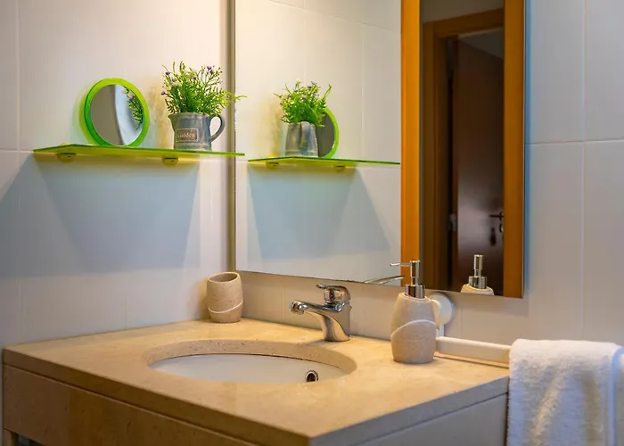 Close To The Sea, To Lisbon And To Your Heart Apartmán