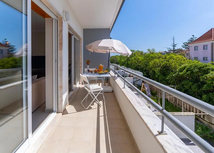 Close To The Sea, To Lisbon And To Your Heart