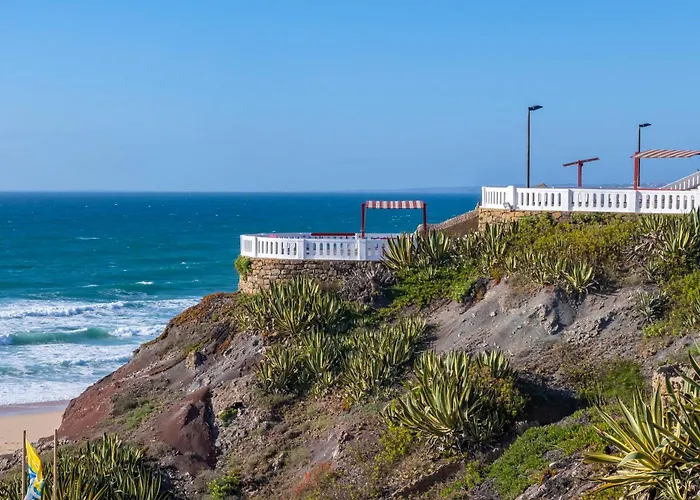 Close To The Sea, To Lisbon And To Your Heart Apartmán *